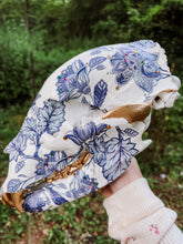 Load image into Gallery viewer, Bear Skull
