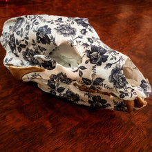 Load image into Gallery viewer, Bear Skull
